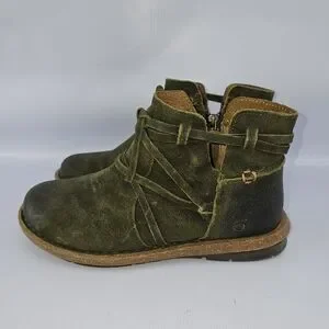 Born | Shoes | Born Tarkiln Ankle Boots Olive Green Suede  display picture 2